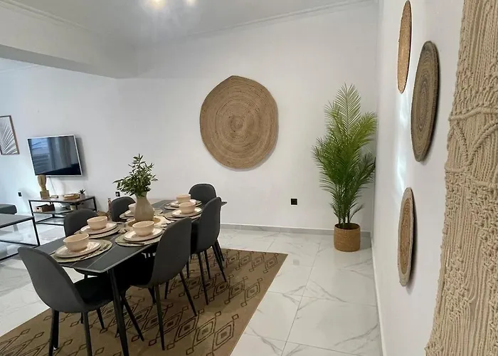 Victoria's Spacious Apartman Rhodes City