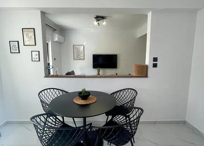 Victoria's Spacious * Rhodes City