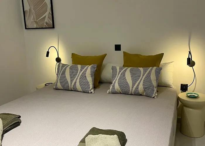 Victoria's Spacious * Rhodes City