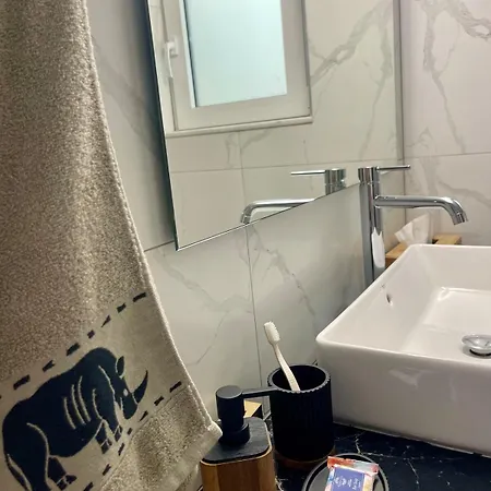 Victoria's Spacious * Rhodes City