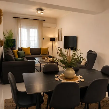 Victoria's Spacious Διαμέρισμα