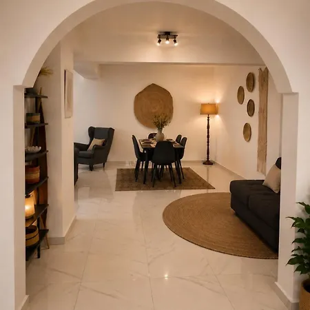 Διαμέρισμα Victoria's Spacious Rhodes City