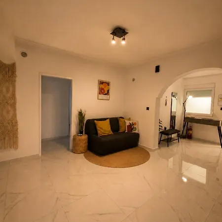 Victoria's Spacious Διαμέρισμα Rhodes City