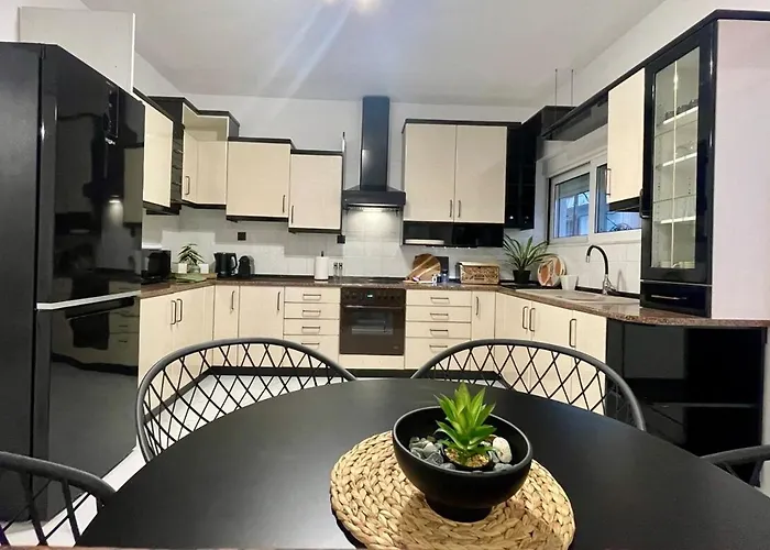 Victoria's Spacious Apartamento