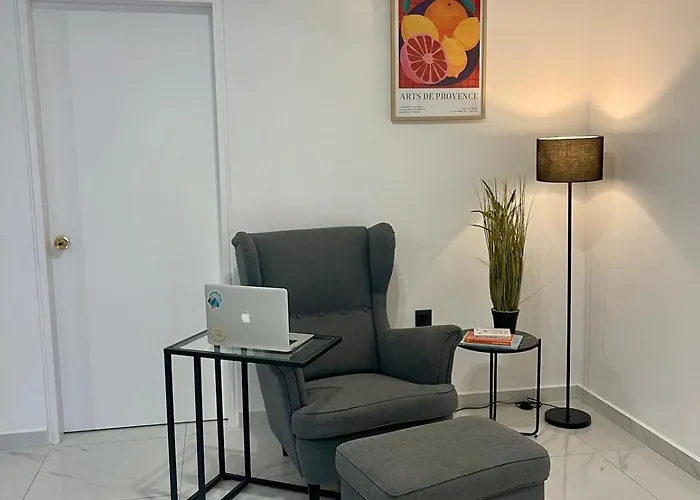 Victoria's Spacious Apartamento Rhodes City